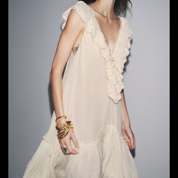 New Gorgeous Ruffled Dress Lace Dress ZW Collection - Picture 3 of 5